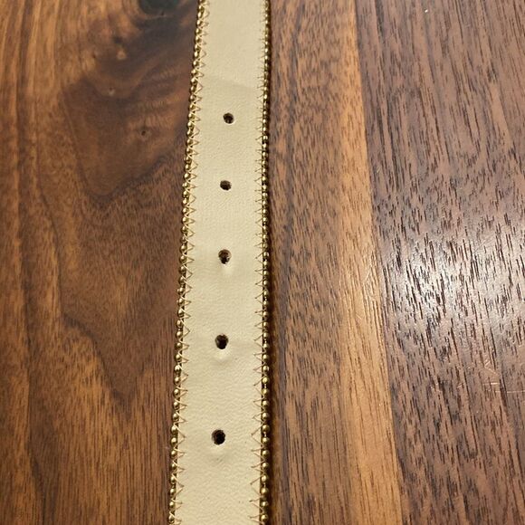 Tan and gold Floral Studded tone belt and buckle size 31” - Picture 7 of 7